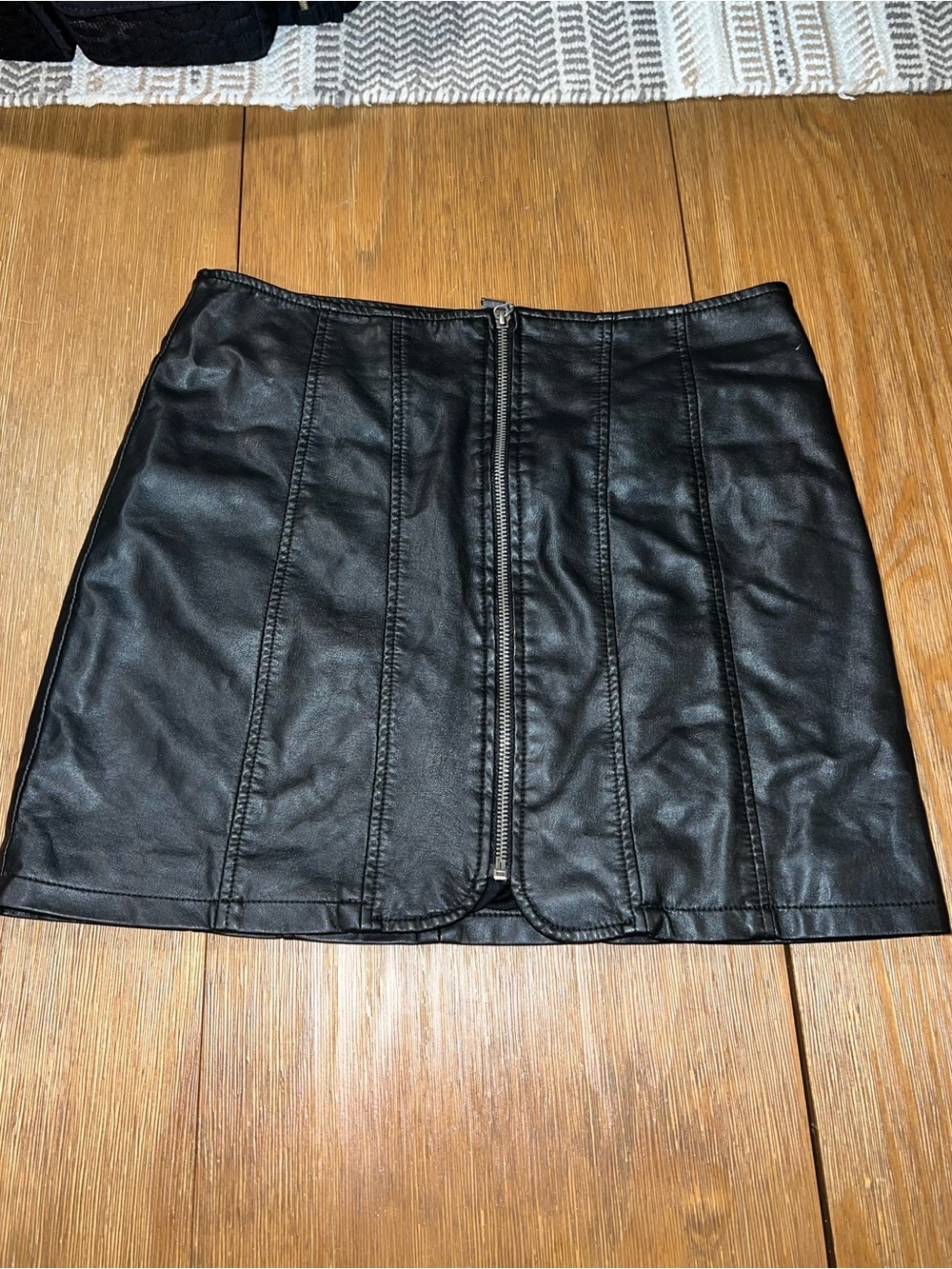 Free People Black Vegan Leather Seamed Mini Skirt - Size 10 - Picture 3 of 10